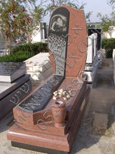 Памятник — Гранит
